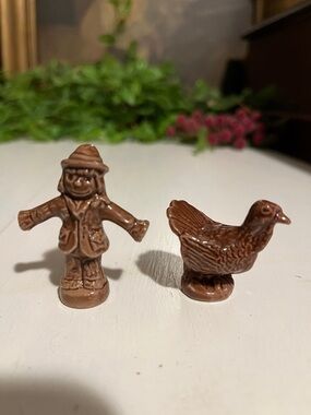 Wade Whimsies - Marked Wade Eng - Tiny Fall Porcelain - ScareCrow Turkey - VTG